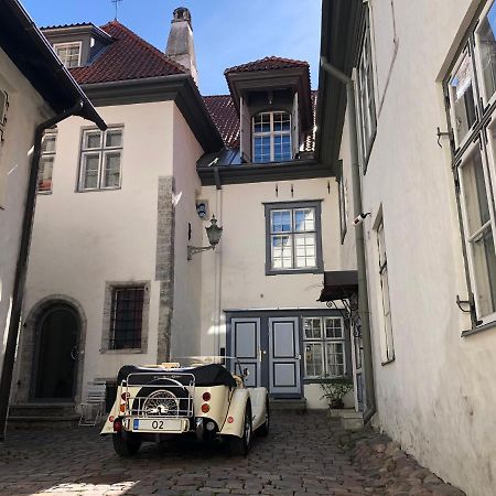 Old Bishop'S House Apartment Tallinn Exterior photo