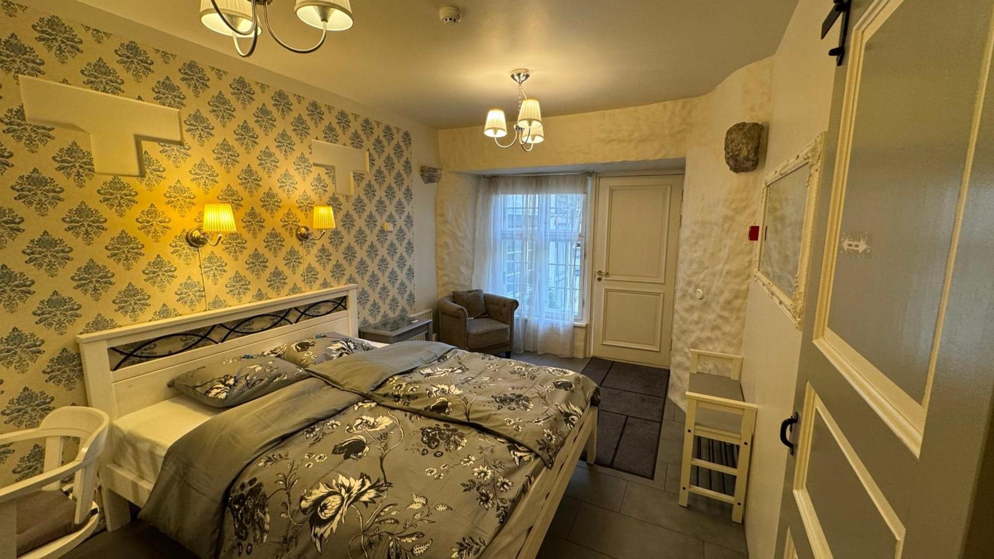 Old Bishop'S House Apartment Tallinn Exterior photo