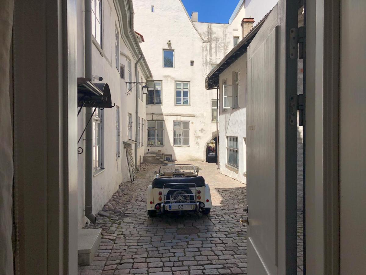 Old Bishop'S House Apartment Tallinn Exterior photo